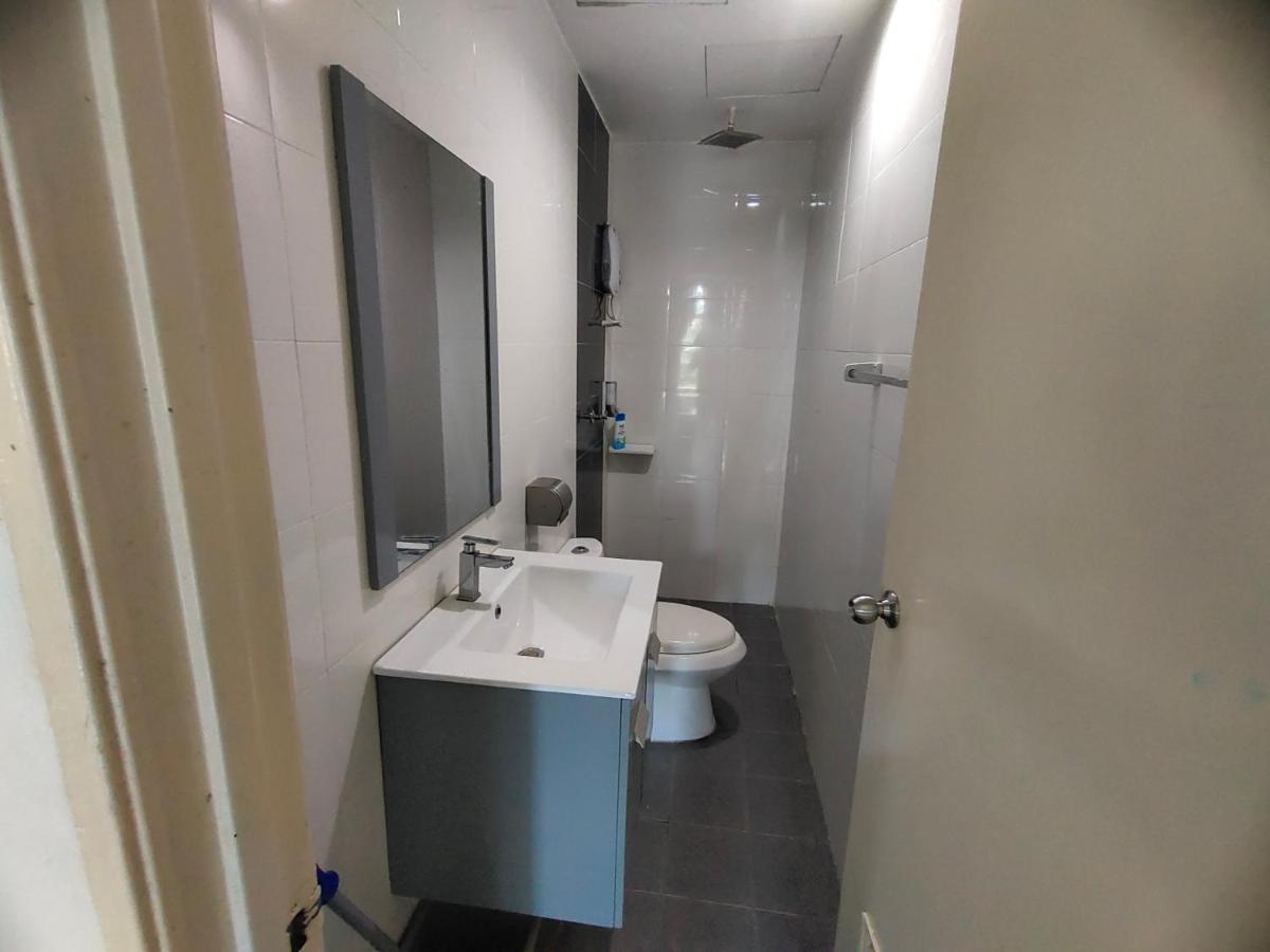 קוטה בארו 2 Rooms Homestay Deviana Wakaf Che Yeh מראה חיצוני תמונה